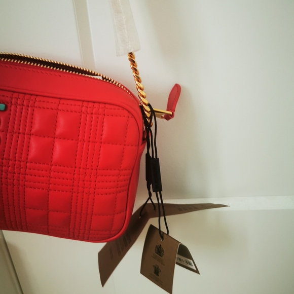 Burberry bright red quilted lamb skin camera bag - Picture 7 of 8